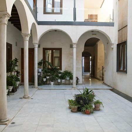 Casa Palacio Bustos Tavera Seville Exterior photo