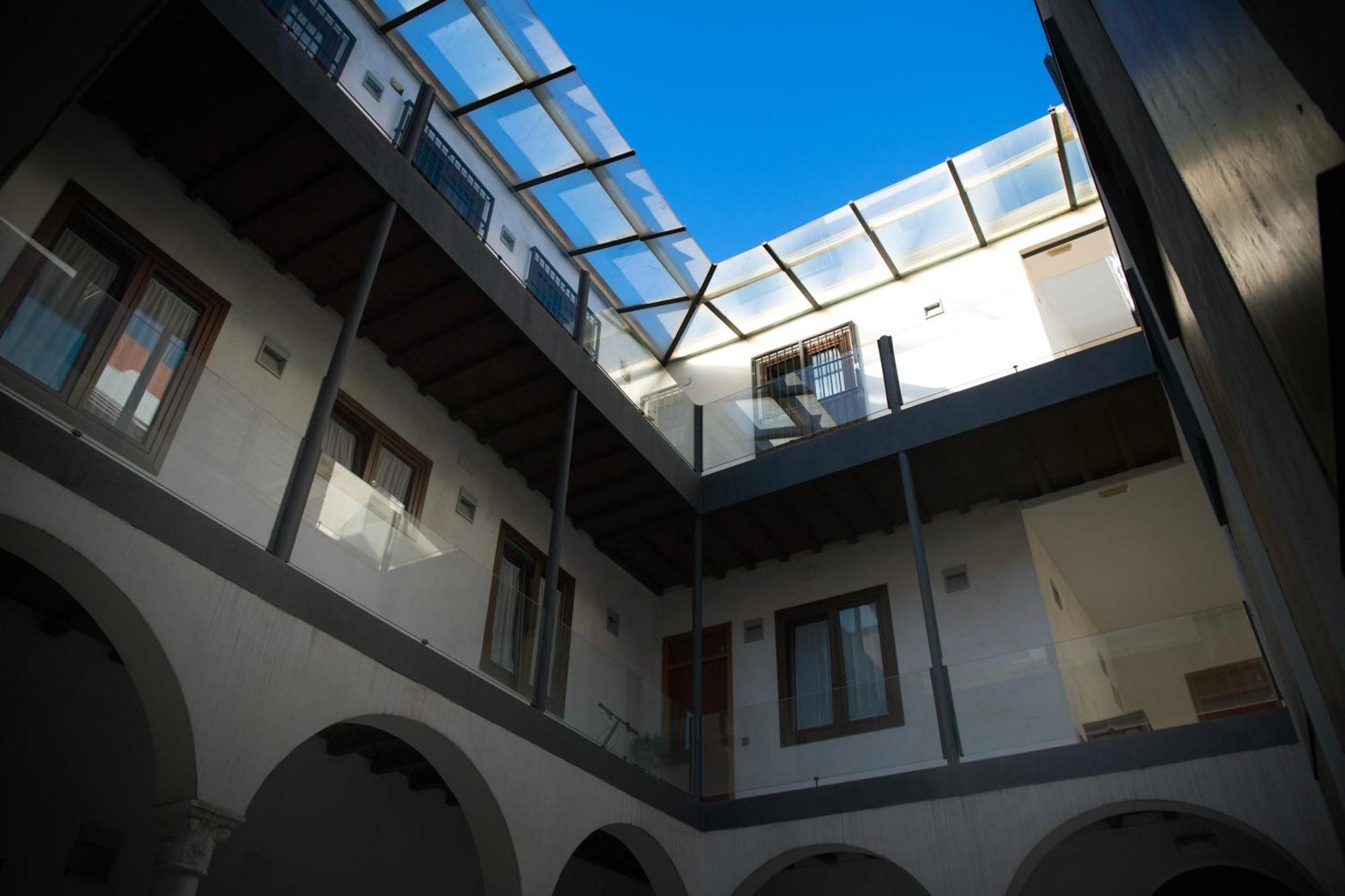 Casa Palacio Bustos Tavera Seville Exterior photo